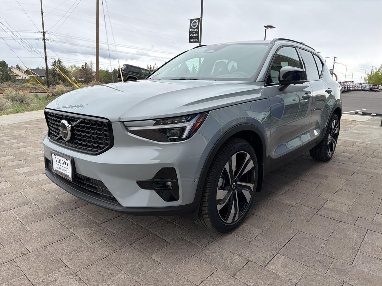 2026 Volvo XC40 B5 Plus Bend OR
