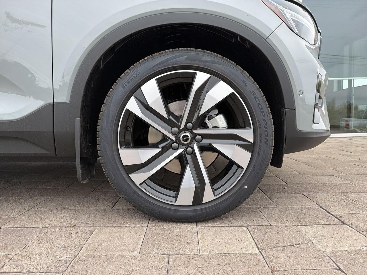 2026 Volvo XC40 B5 Plus Bend OR