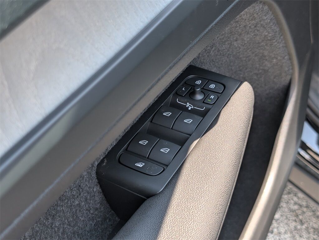 2026 Volvo XC40 B5 Plus Hunt Valley MD