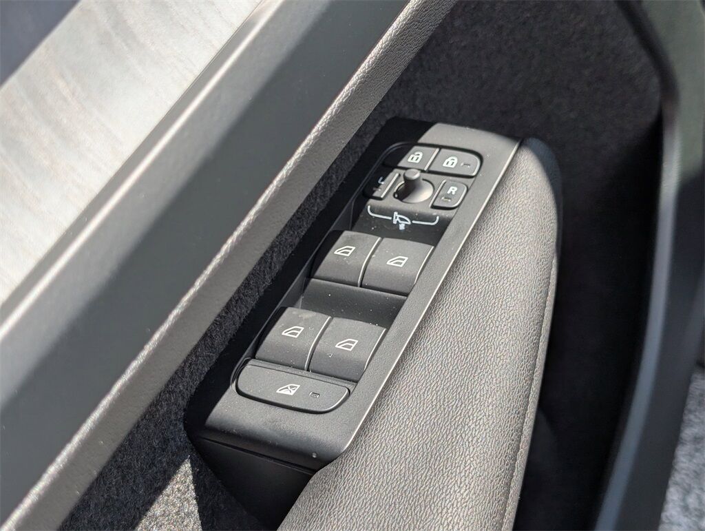 2026 Volvo XC40 B5 Plus Hunt Valley MD