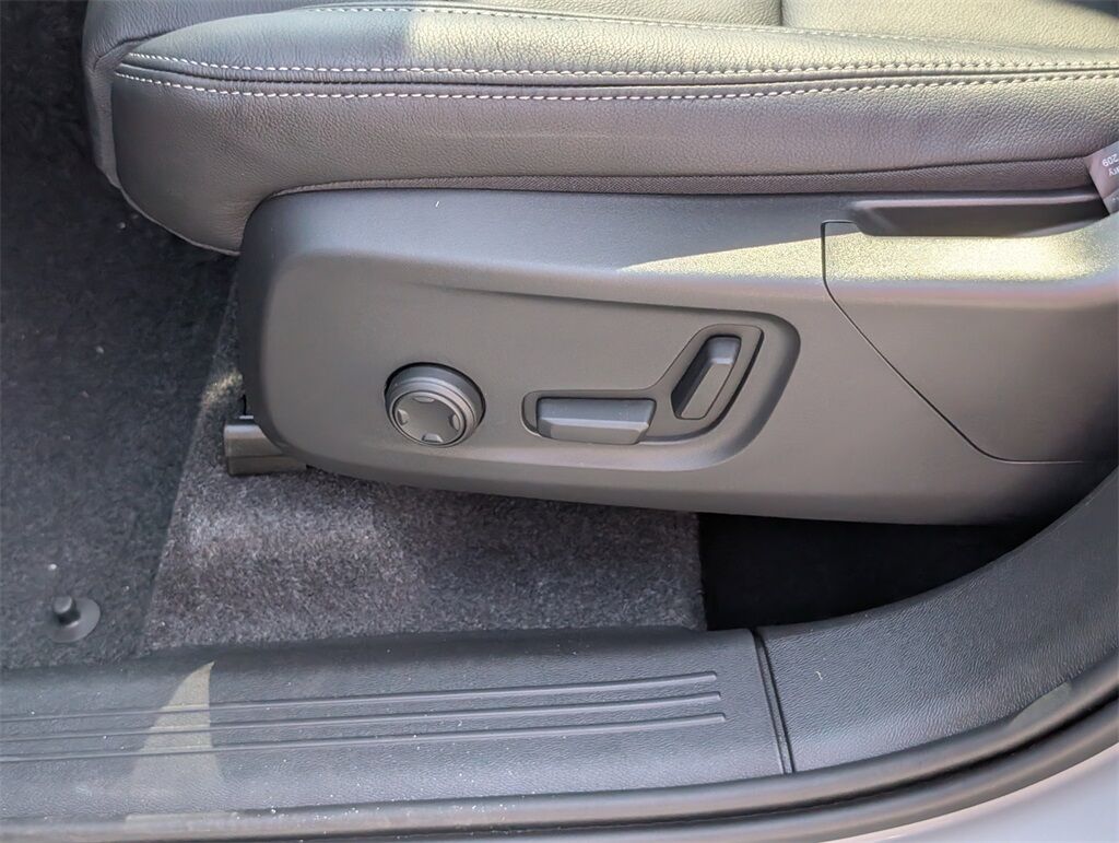 2026 Volvo XC40 B5 Plus Hunt Valley MD