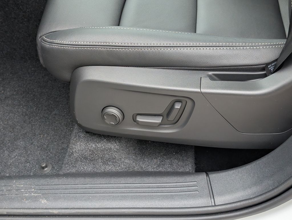 2026 Volvo XC40 B5 Plus Hunt Valley MD