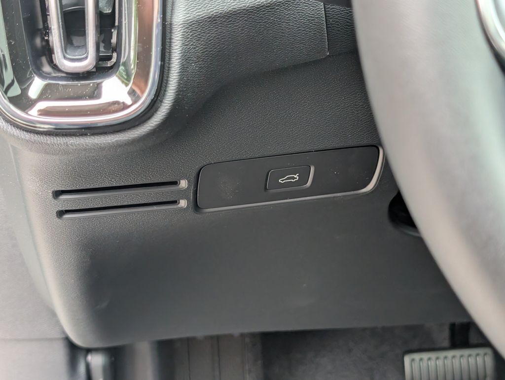2026 Volvo XC40 B5 Plus Hunt Valley MD