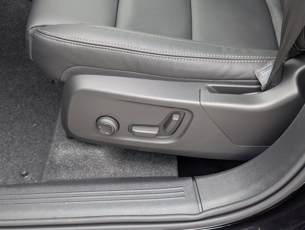 2026 Volvo XC40 B5 Plus Hunt Valley MD