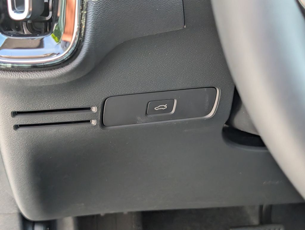 2026 Volvo XC40 B5 Plus Hunt Valley MD