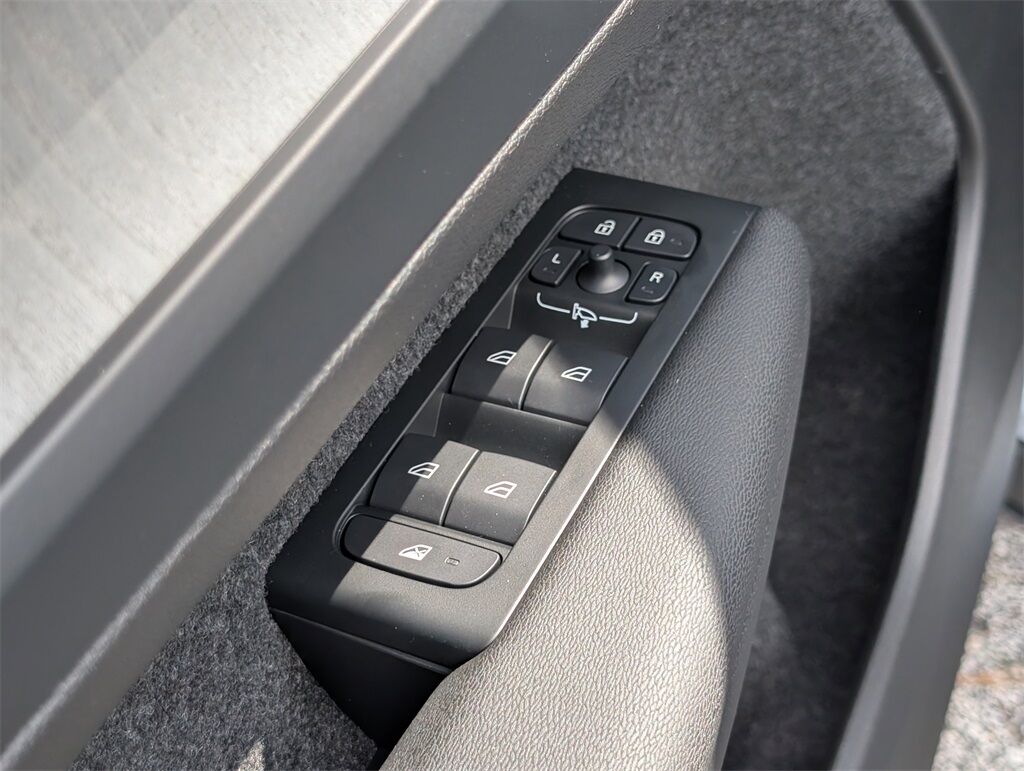 2026 Volvo XC40 B5 Plus Hunt Valley MD