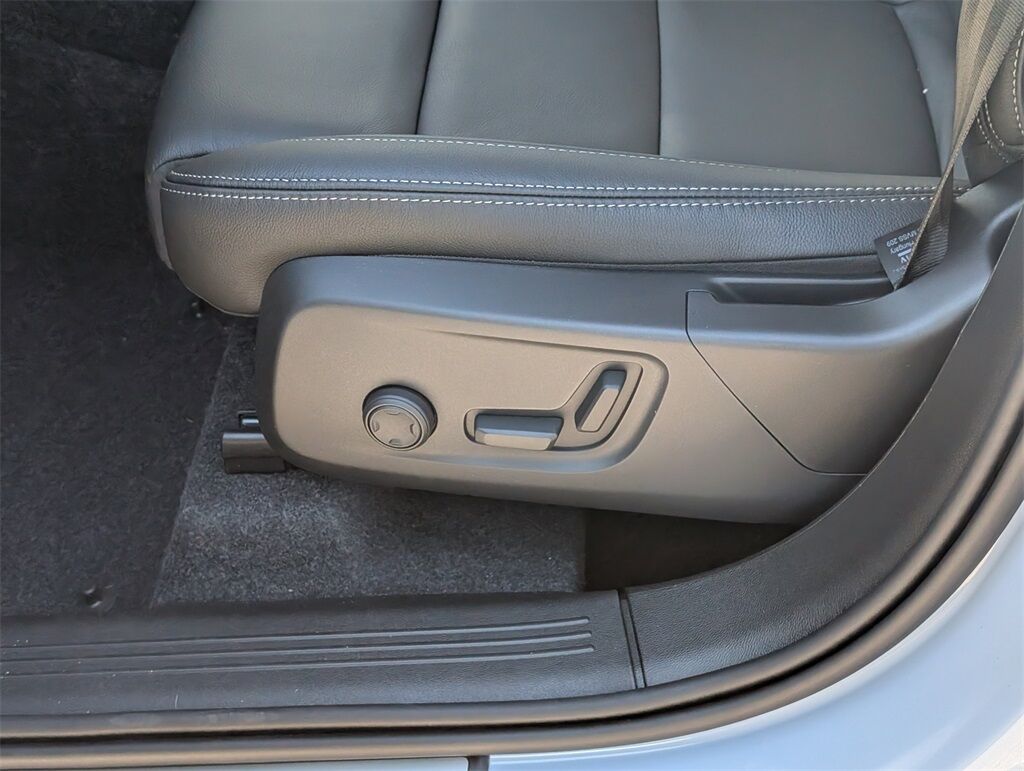 2026 Volvo XC40 B5 Plus Hunt Valley MD