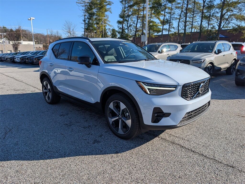 2026 Volvo XC40