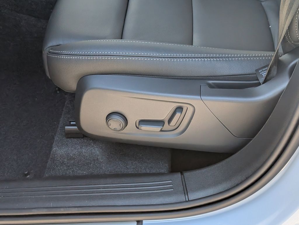 2026 Volvo XC40 B5 Plus Hunt Valley MD