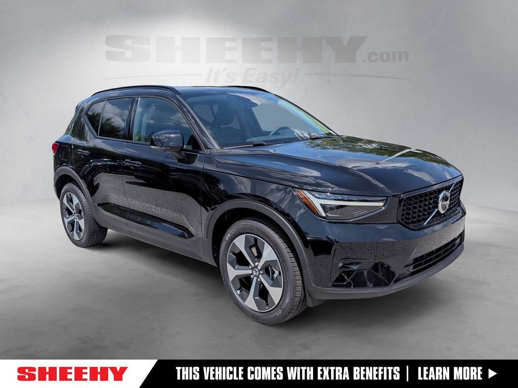 2026 Volvo XC40 B5 Plus