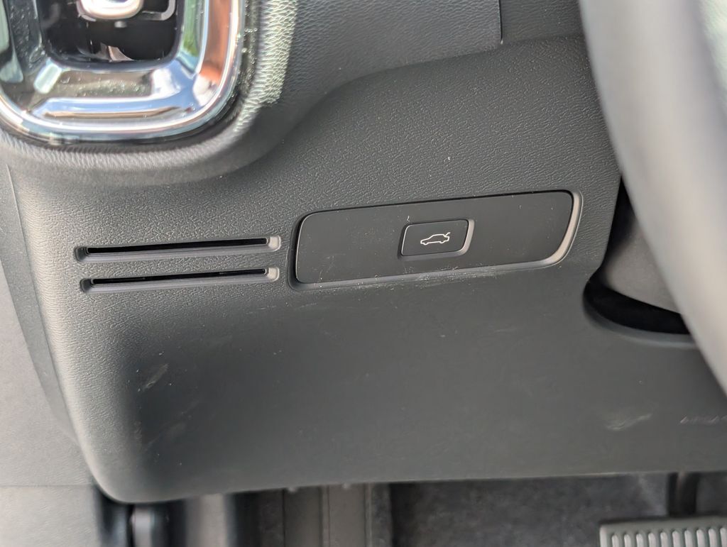 2026 Volvo XC40 B5 Plus Hunt Valley MD