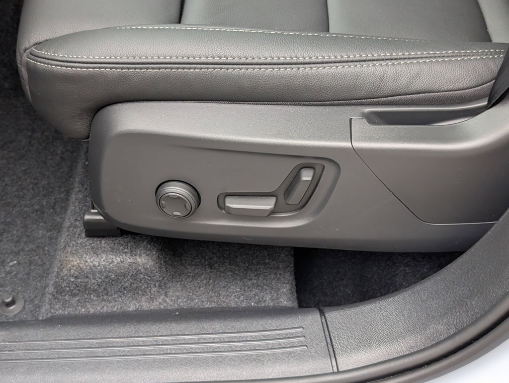 2026 Volvo XC40 B5 Plus Hunt Valley MD