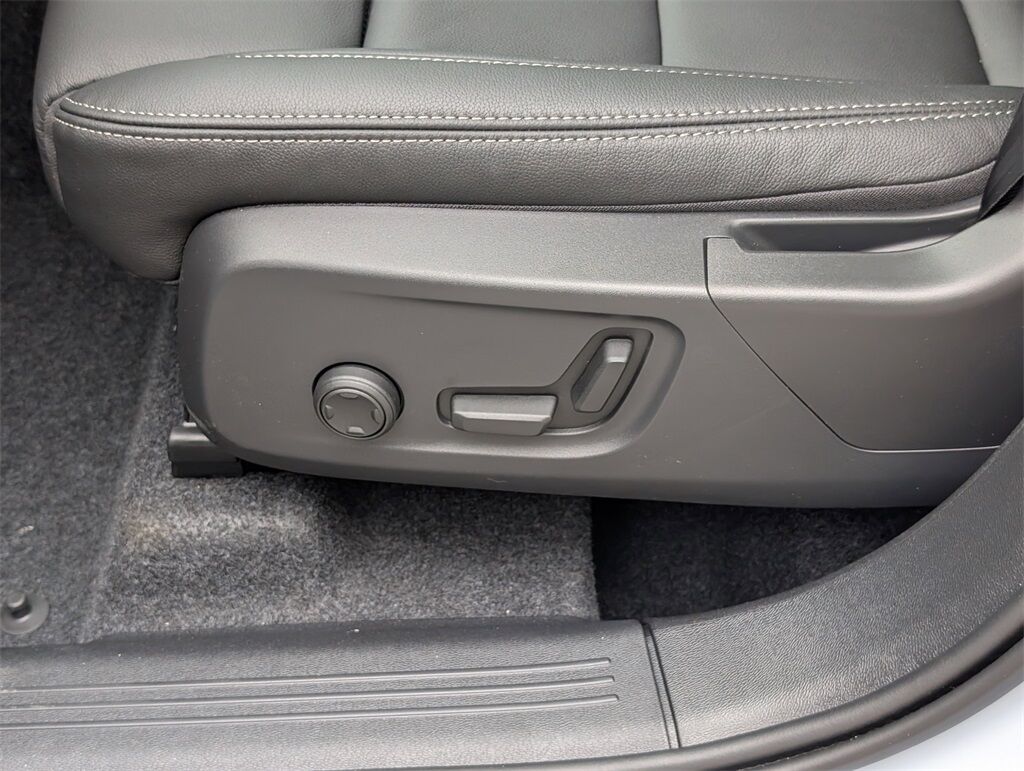 2026 Volvo XC40 B5 Plus Hunt Valley MD