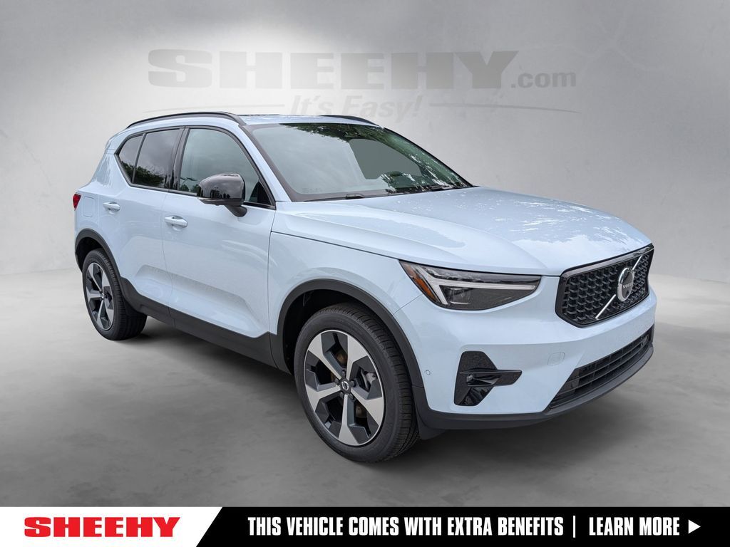 2026 Volvo XC40 B5 Plus