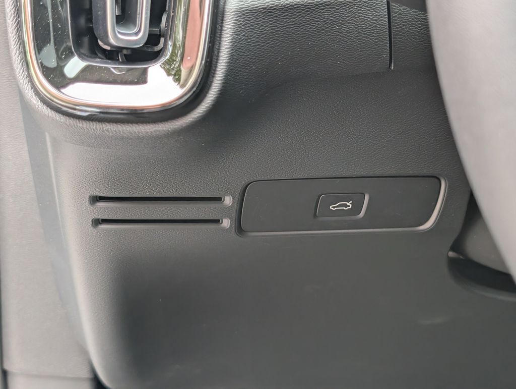 2026 Volvo XC40 B5 Plus Hunt Valley MD