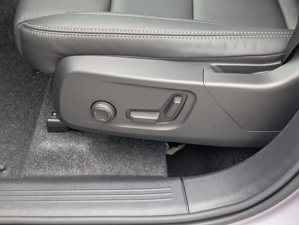 2026 Volvo XC40 B5 Plus Hunt Valley MD