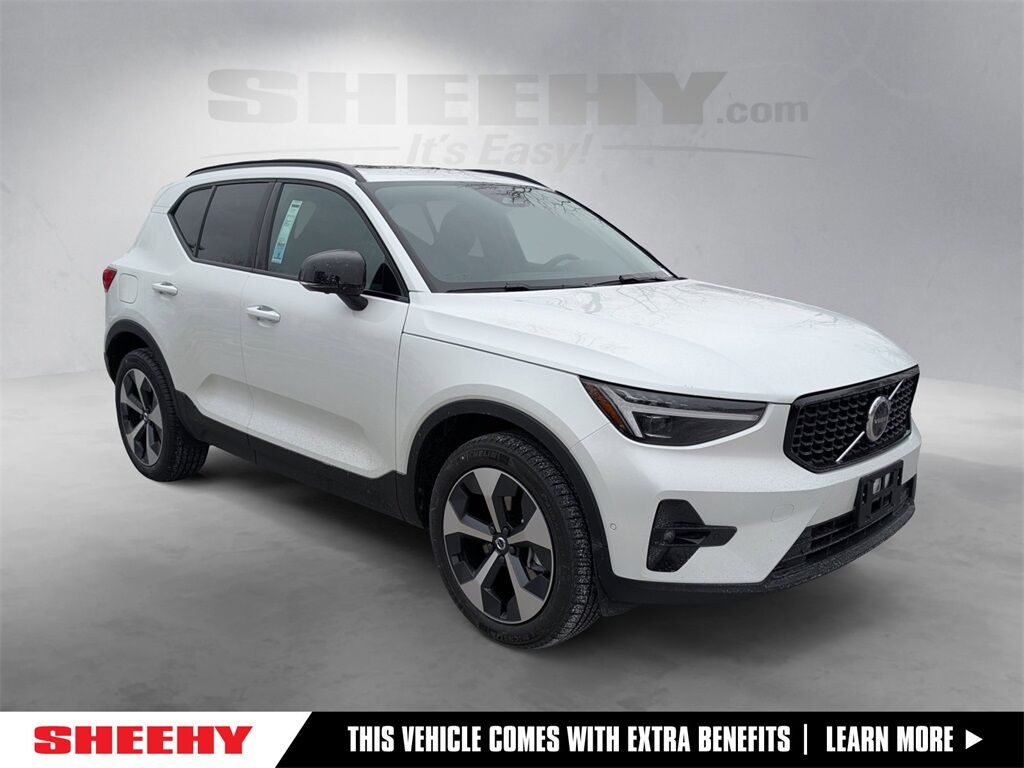 2026 Volvo XC40 B5 Plus