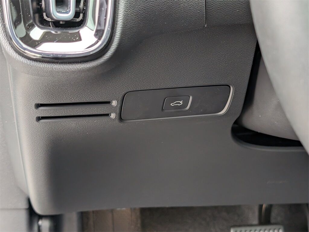 2026 Volvo XC40 B5 Plus Hunt Valley MD