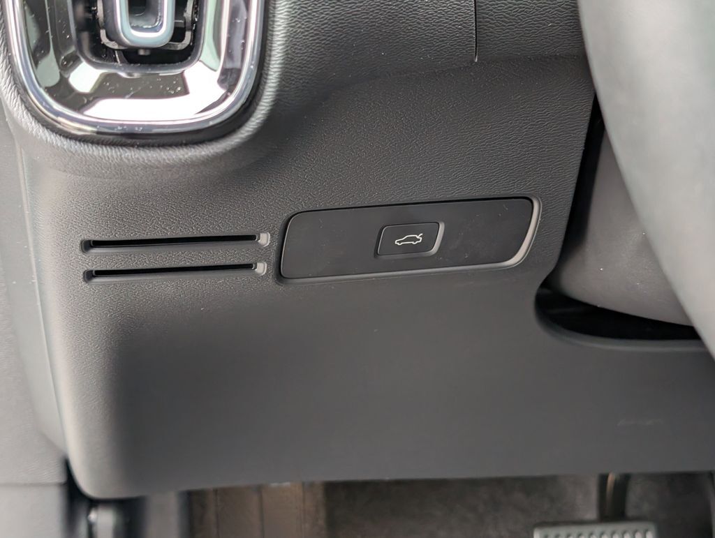 2026 Volvo XC40 B5 Plus Hunt Valley MD