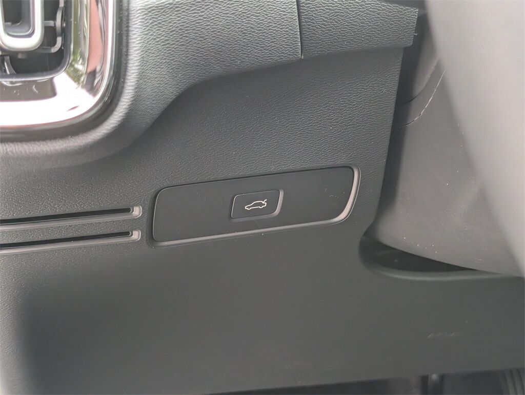2026 Volvo XC40 B5 Plus Hunt Valley MD