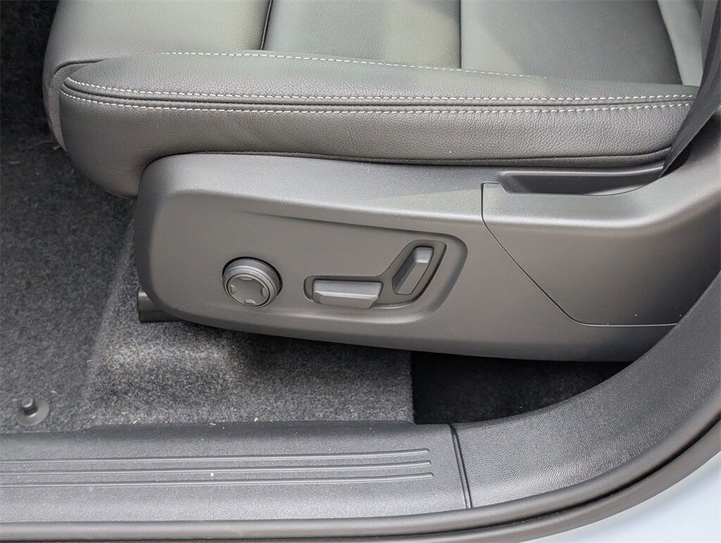 2026 Volvo XC40 B5 Plus Hunt Valley MD