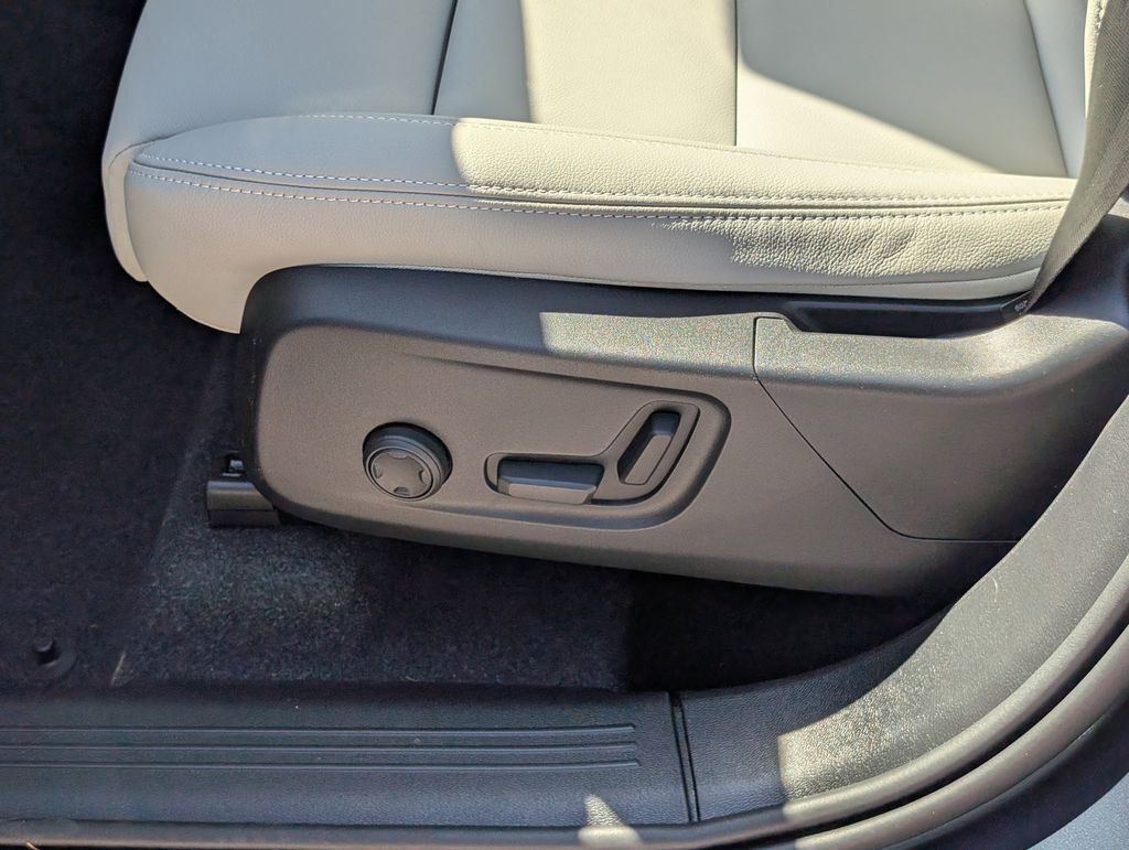 2026 Volvo XC40 B5 Plus Hunt Valley MD