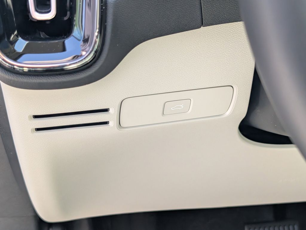 2026 Volvo XC40 B5 Plus Hunt Valley MD