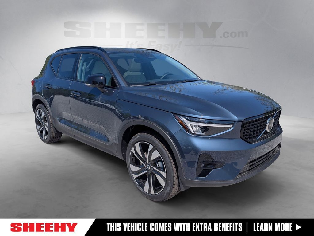 2026 Volvo XC40 B5 Plus