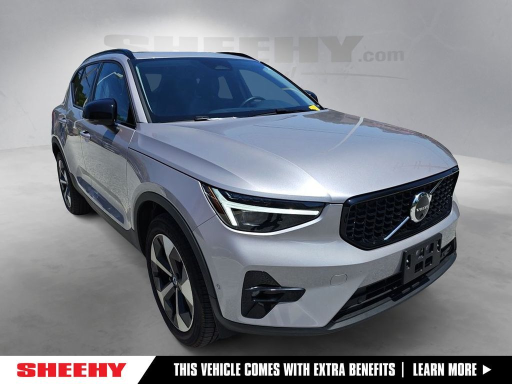 2026 Volvo XC40 B5 Plus