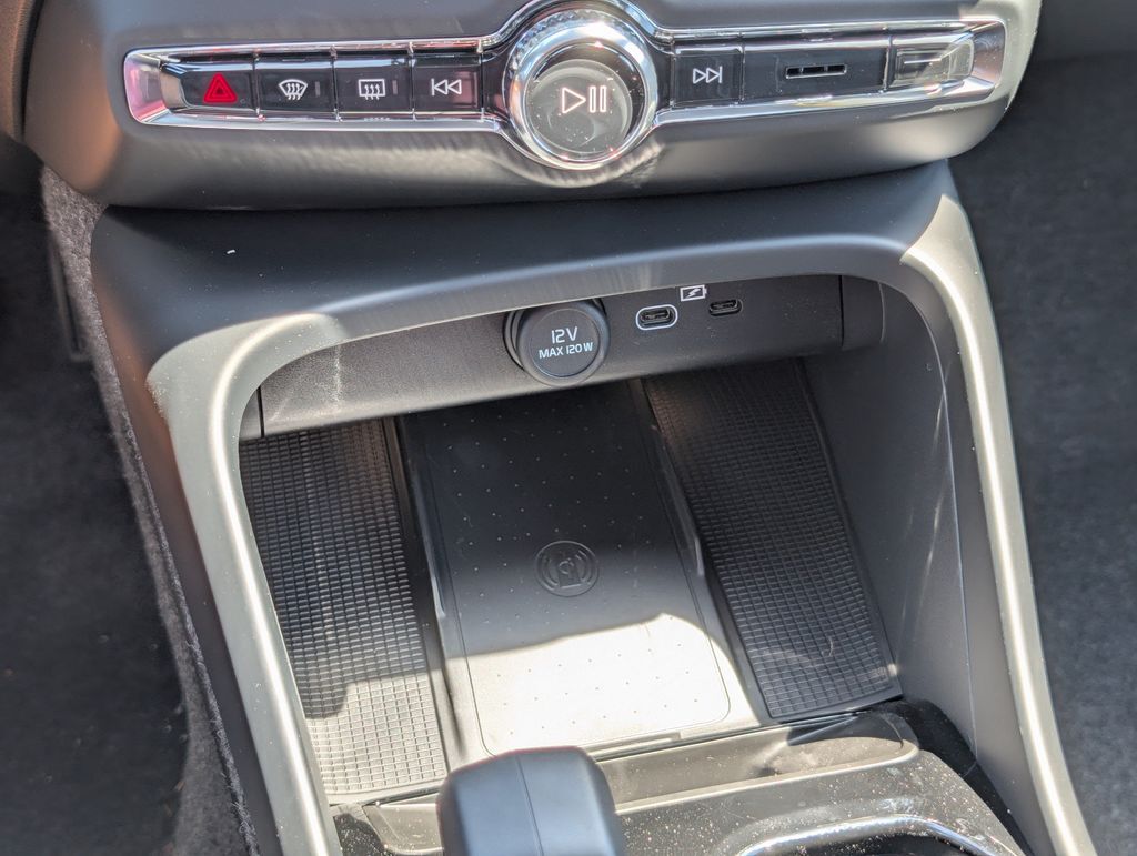 2026 Volvo XC40 B5 Ultra Black Edition Hunt Valley MD