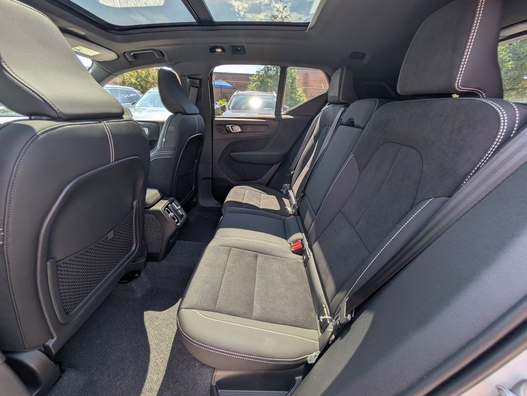 2026 Volvo XC40 B5 Ultra Black Edition Hunt Valley MD