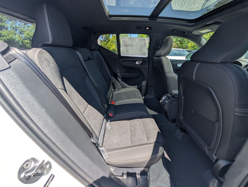 2026 Volvo XC40 B5 Ultra Black Edition Hunt Valley MD