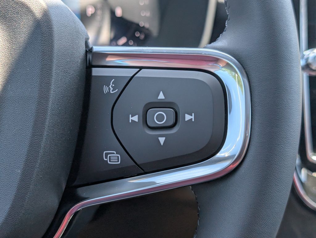 2026 Volvo XC40 B5 Ultra Black Edition Hunt Valley MD