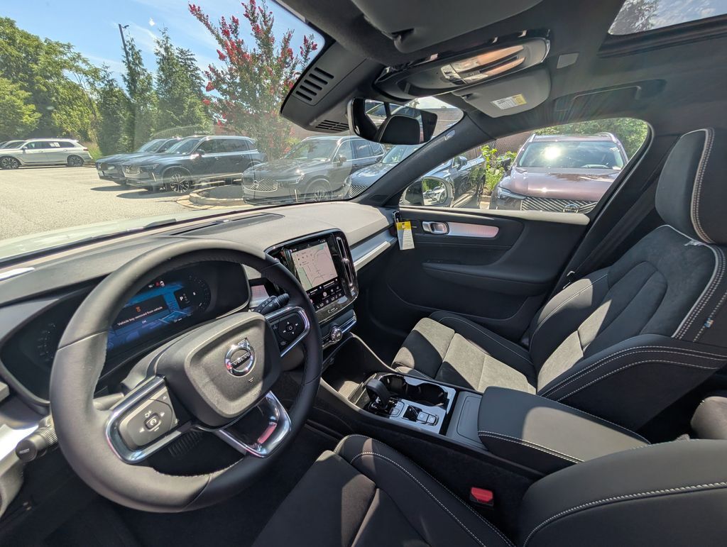 2026 Volvo XC40 B5 Ultra Black Edition Hunt Valley MD