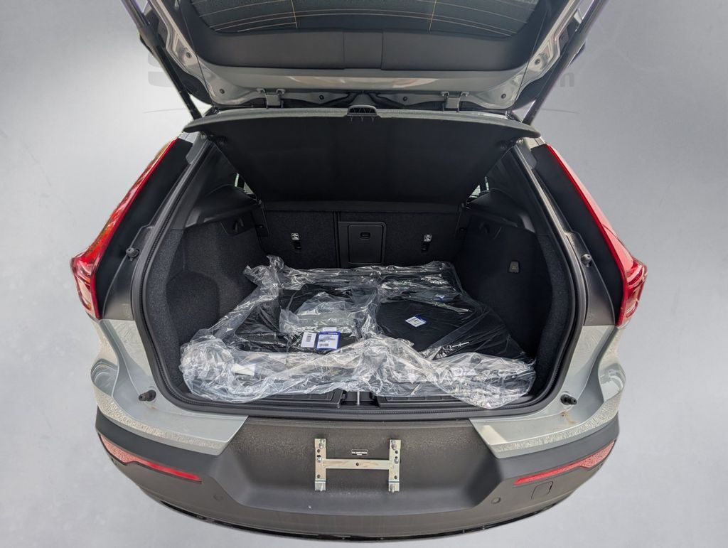 2026 Volvo XC40 B5 Ultra Black Edition Hunt Valley MD