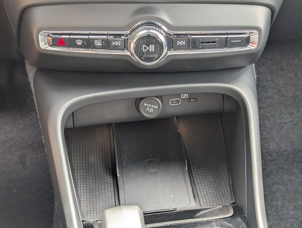 2026 Volvo XC40 B5 Ultra Black Edition Hunt Valley MD