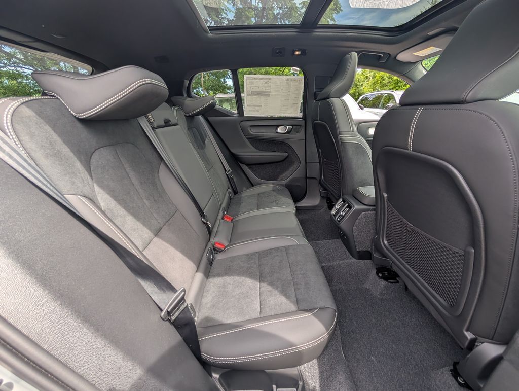 2026 Volvo XC40 B5 Ultra Black Edition Hunt Valley MD