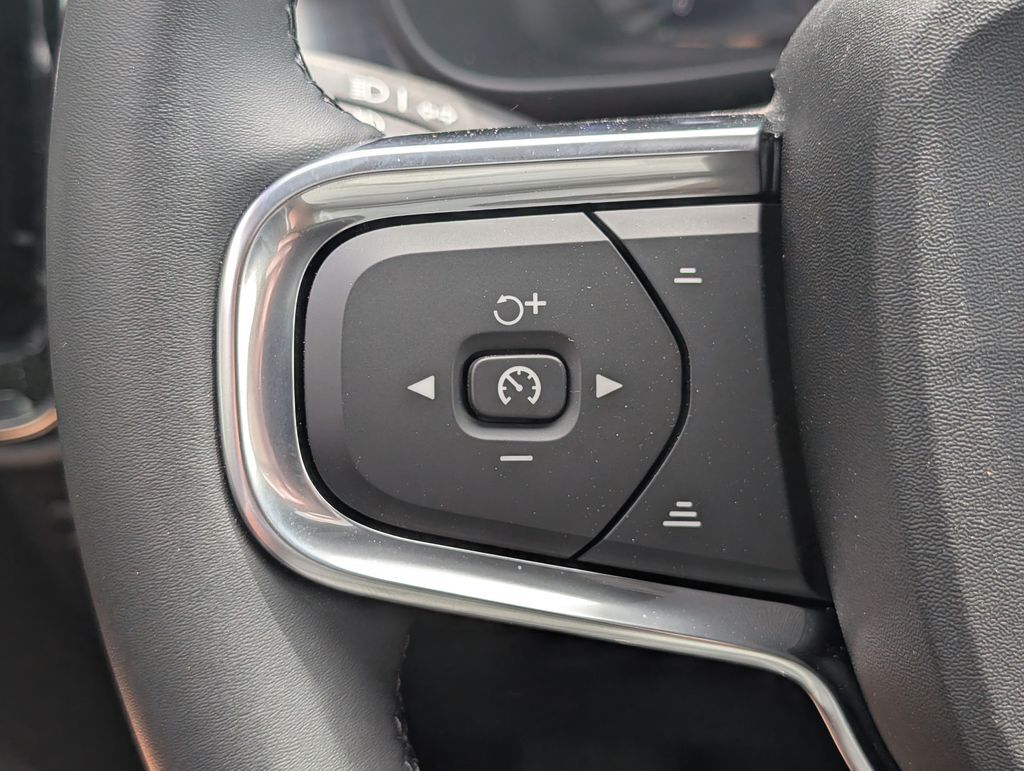 2026 Volvo XC40 B5 Ultra Black Edition Hunt Valley MD