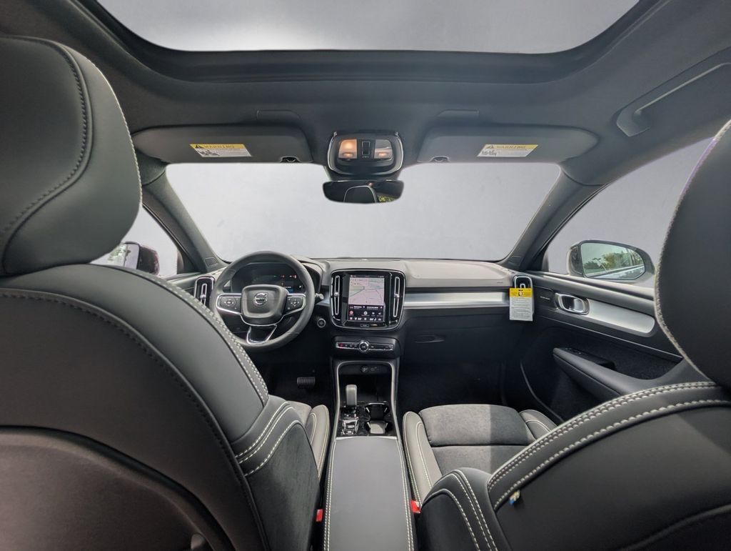 2026 Volvo XC40 B5 Ultra Black Edition Hunt Valley MD