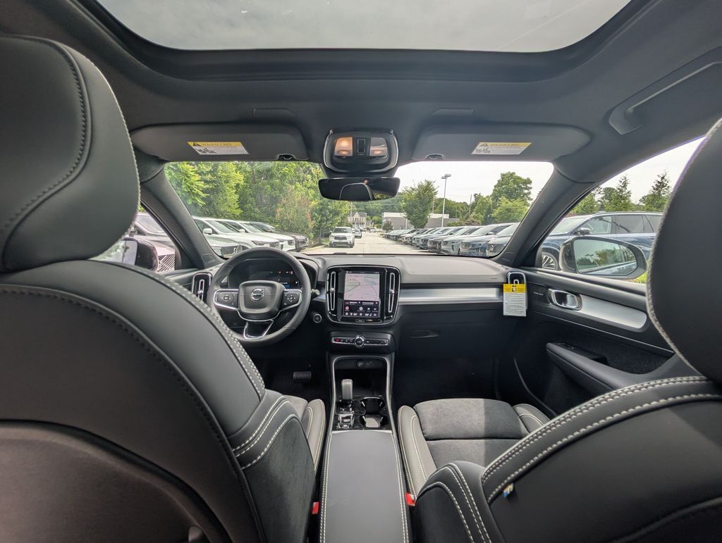 2026 Volvo XC40 B5 Ultra Black Edition Hunt Valley MD