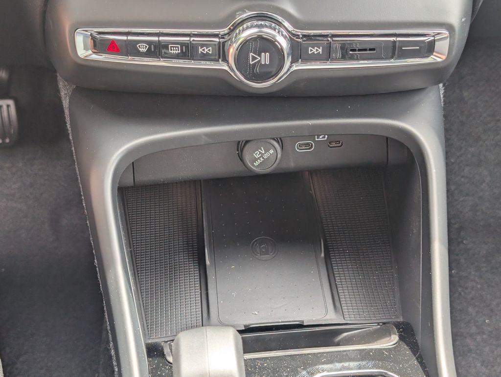 2026 Volvo XC40 B5 Ultra Black Edition Hunt Valley MD
