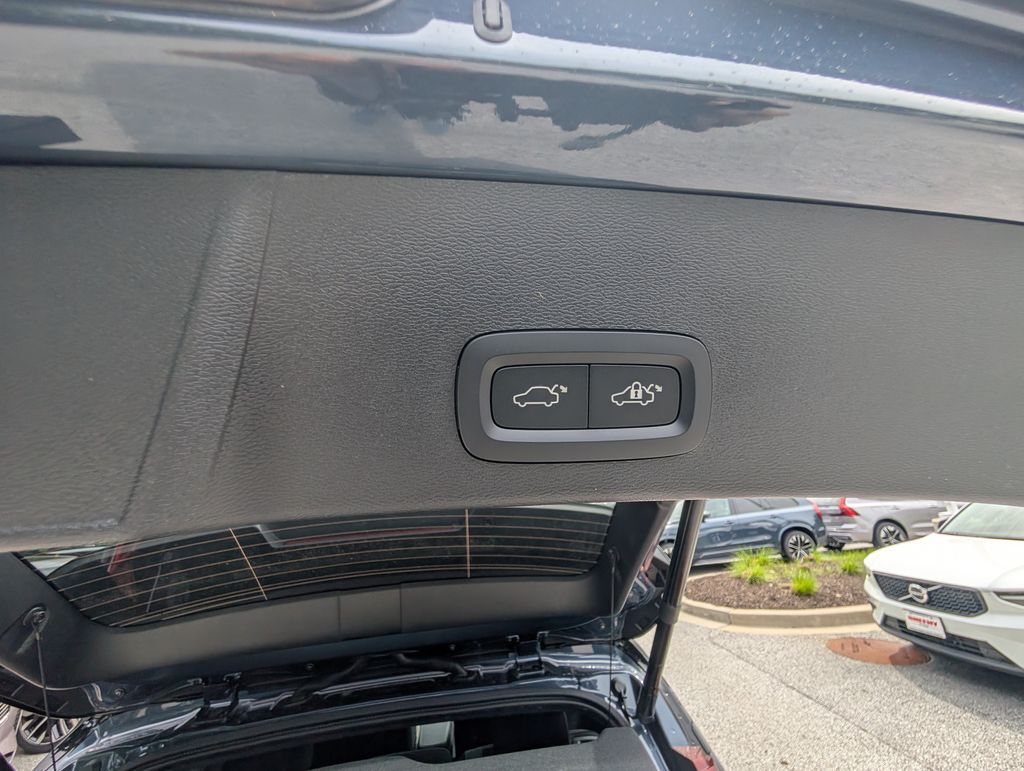 2026 Volvo XC40 B5 Ultra Black Edition Hunt Valley MD