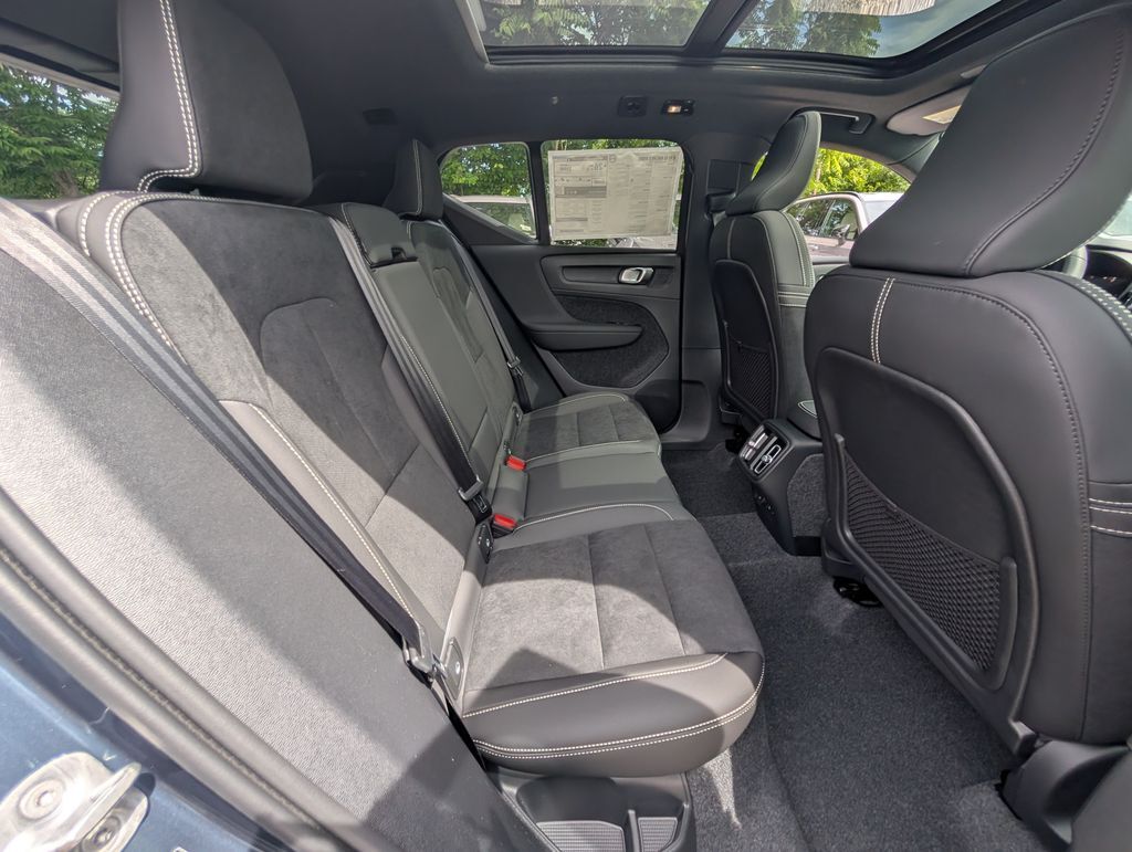 2026 Volvo XC40 B5 Ultra Black Edition Hunt Valley MD