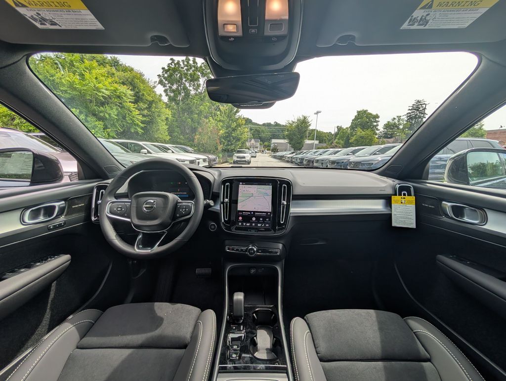2026 Volvo XC40 B5 Ultra Black Edition Hunt Valley MD