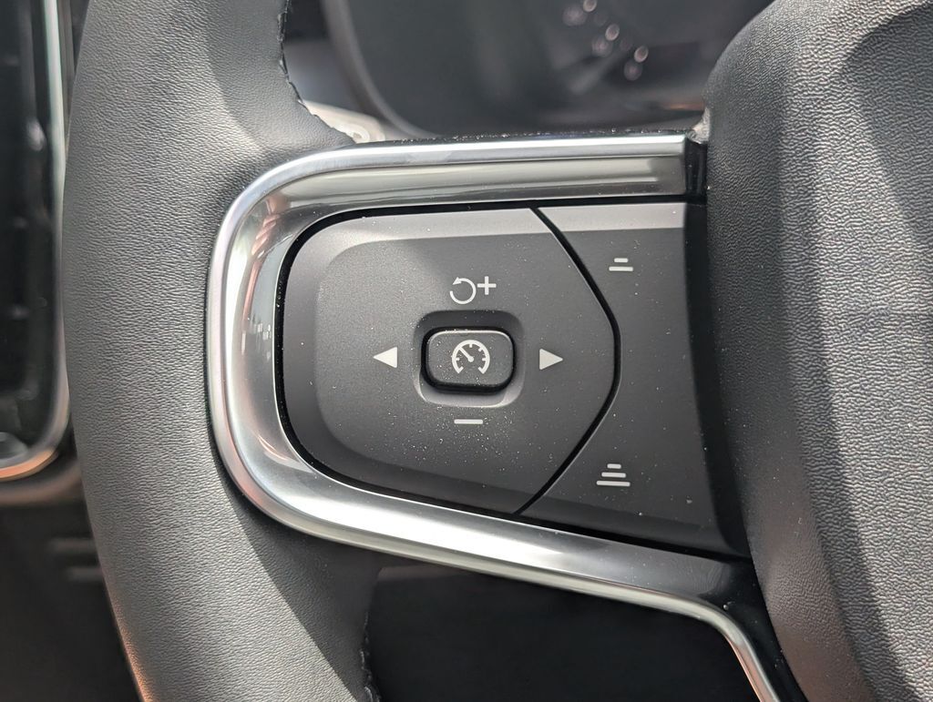 2026 Volvo XC40 B5 Ultra Black Edition Hunt Valley MD