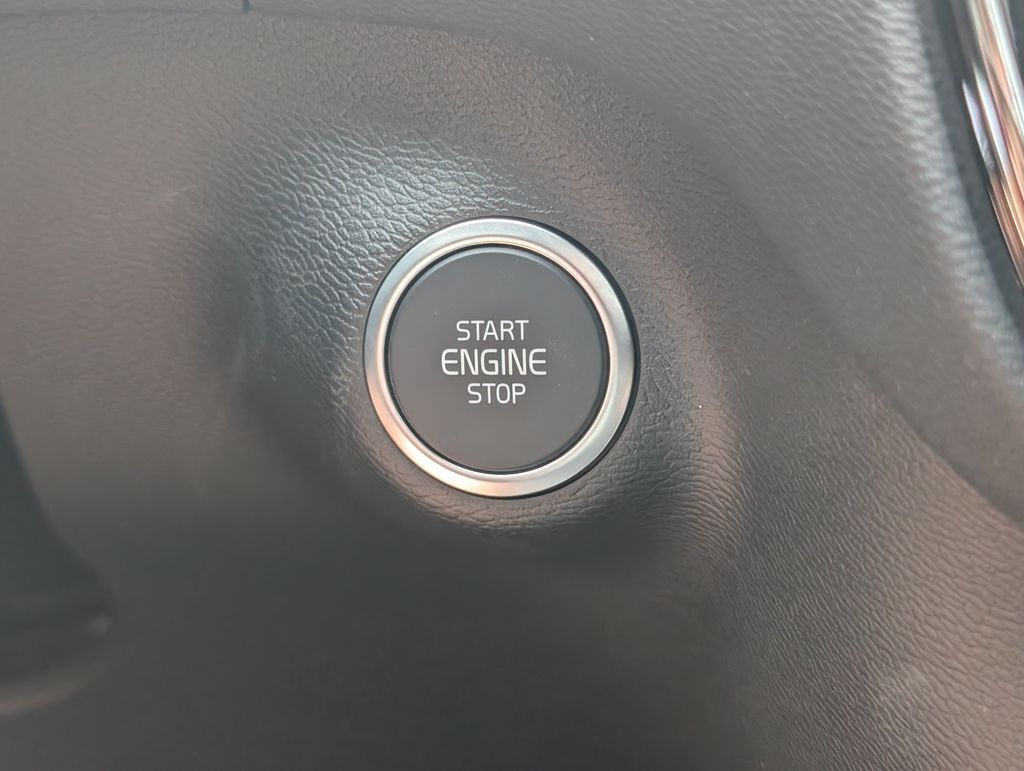 2026 Volvo XC40 B5 Ultra Black Edition Hunt Valley MD