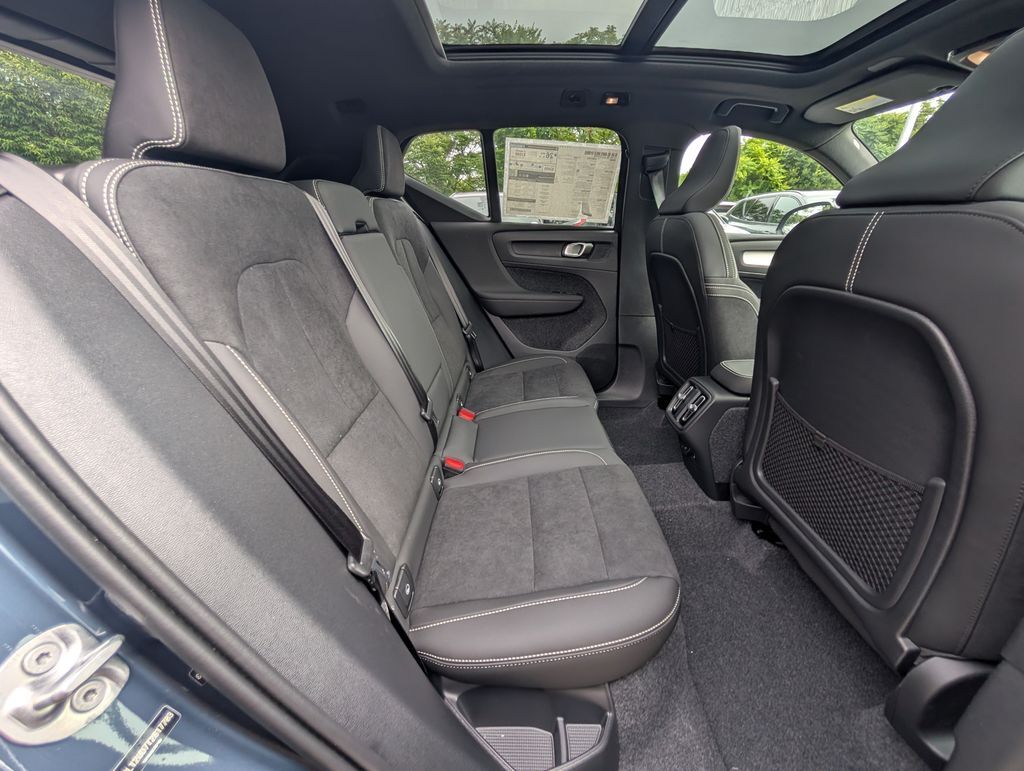 2026 Volvo XC40 B5 Ultra Black Edition Hunt Valley MD
