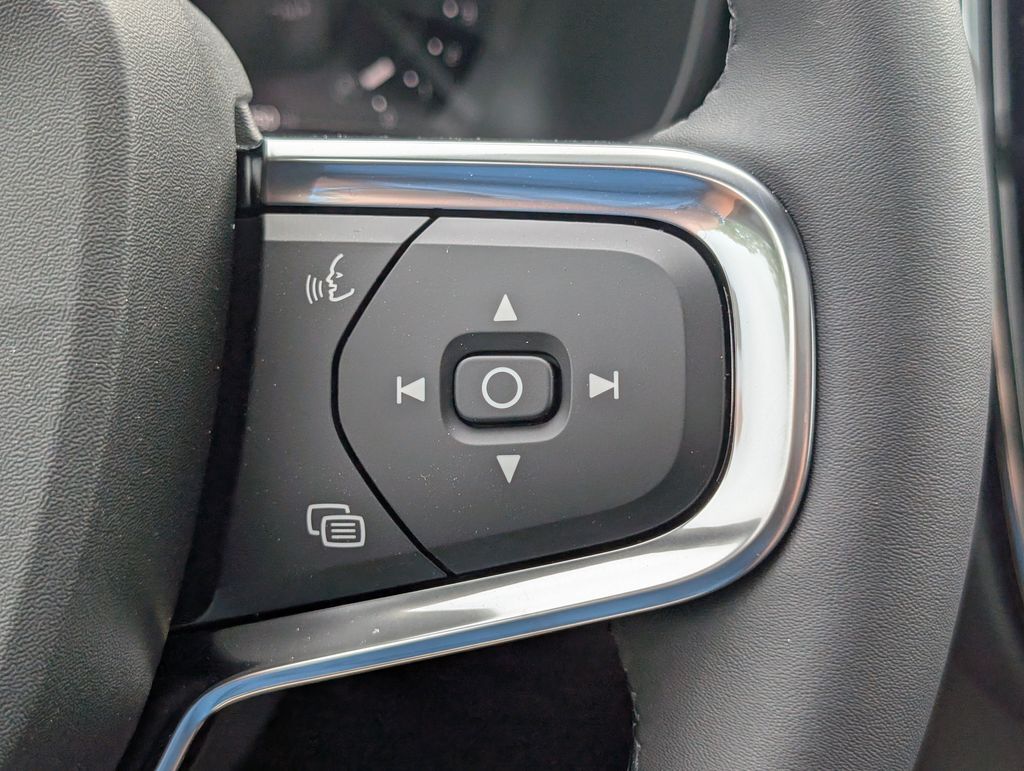 2026 Volvo XC40 B5 Ultra Black Edition Hunt Valley MD