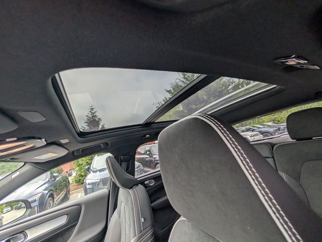 2026 Volvo XC40 B5 Ultra Black Edition Hunt Valley MD