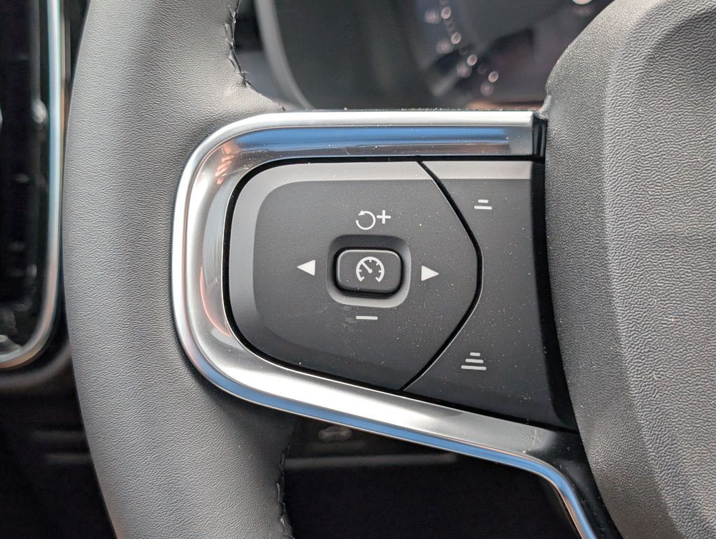 2026 Volvo XC40 B5 Ultra Black Edition Hunt Valley MD